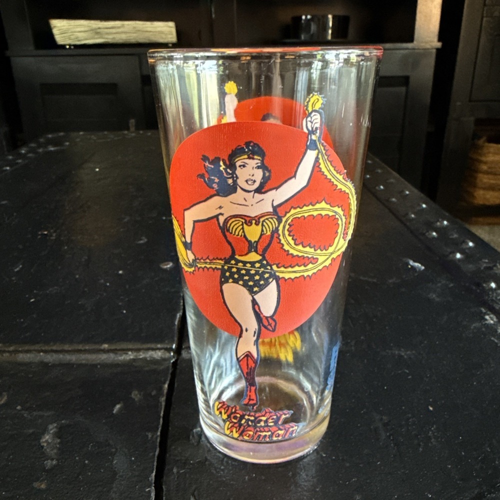 Wonder Woman Collector Glass 1976 Super Series Pepsi